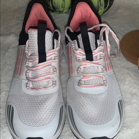 Stylish Footwear Collection - White Sneakers, Green Clogs, Pink Sandals size 2 - Picture 5 of 9